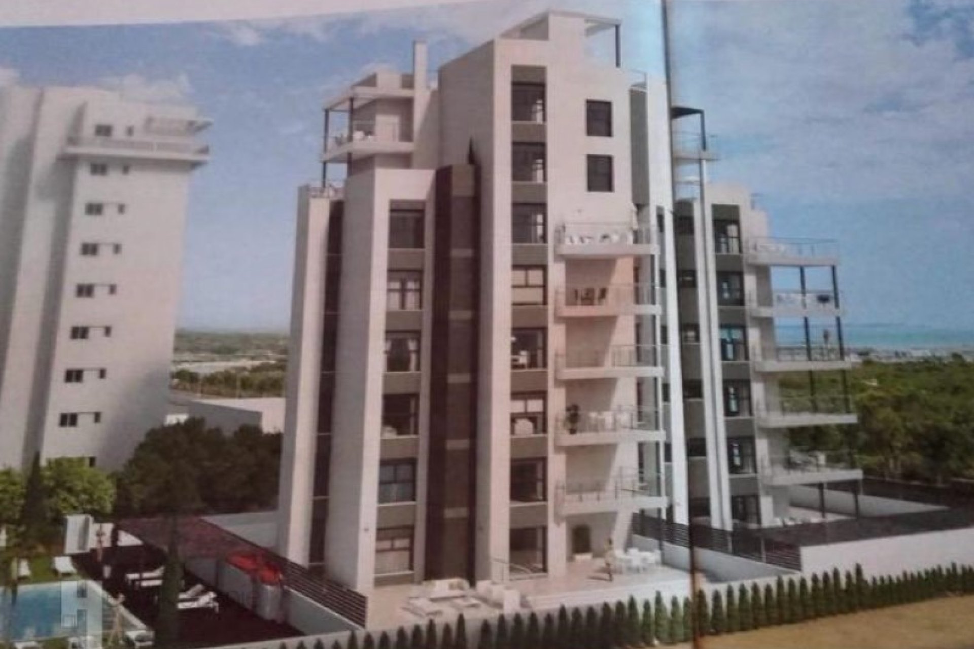 Apartamento en planta baja con terraza de 290 m² cerca de la playa en Guardamar del Segura