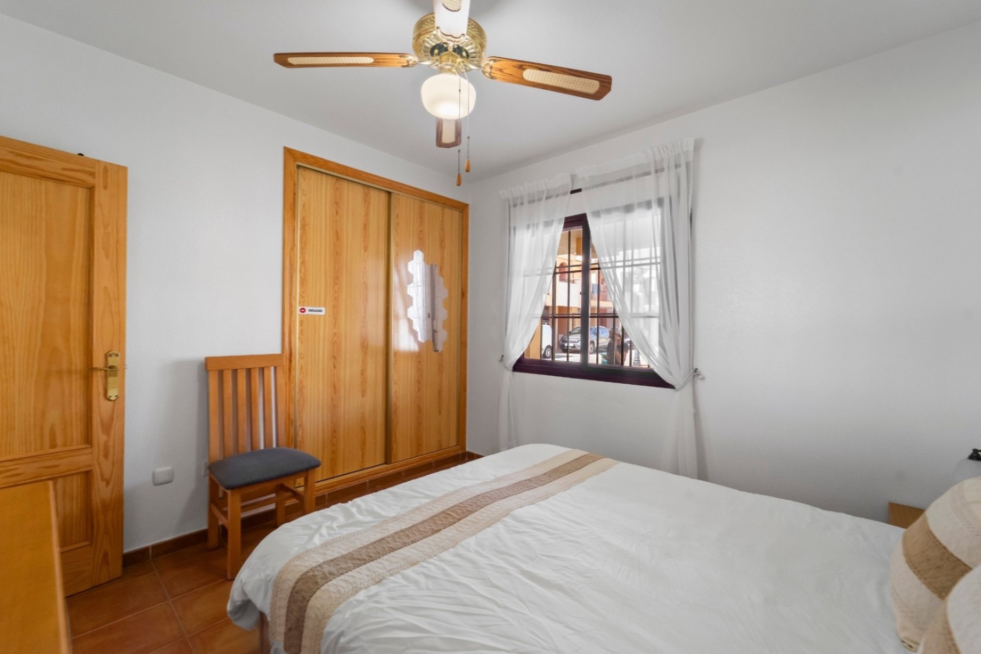 Apartamento en planta baja en Torrevieja con piscina y plaza de aparcamiento