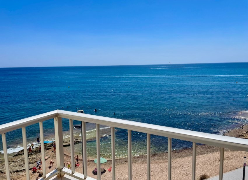 Apartamento frente al mar en Torrevieja con vistas al mar