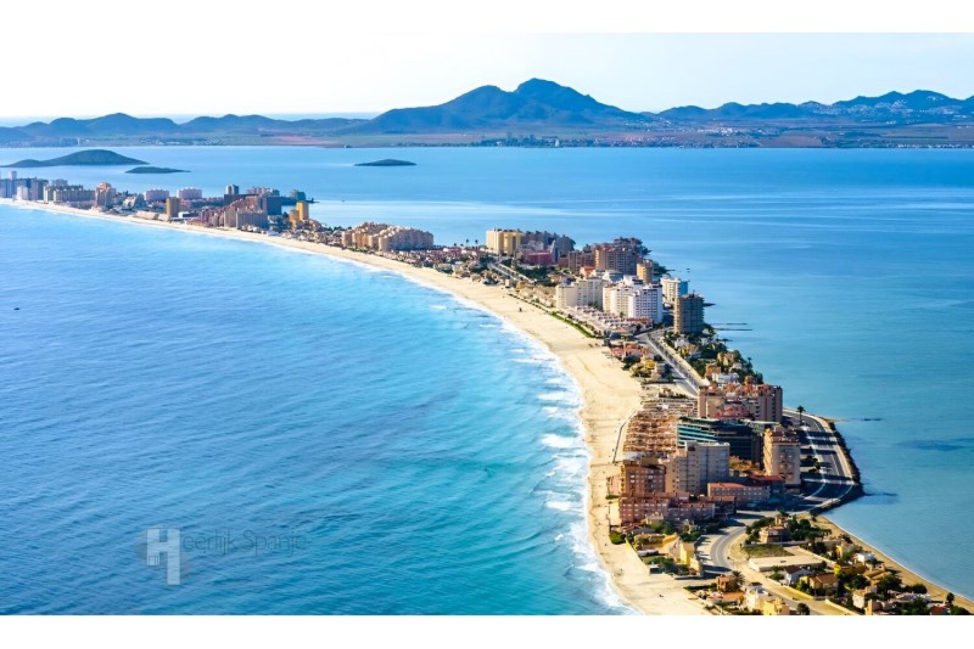 Apartamento listo para entrar a vivir con terraza en la azotea y 2 dormitorios cerca de la playa de Lo Pagán