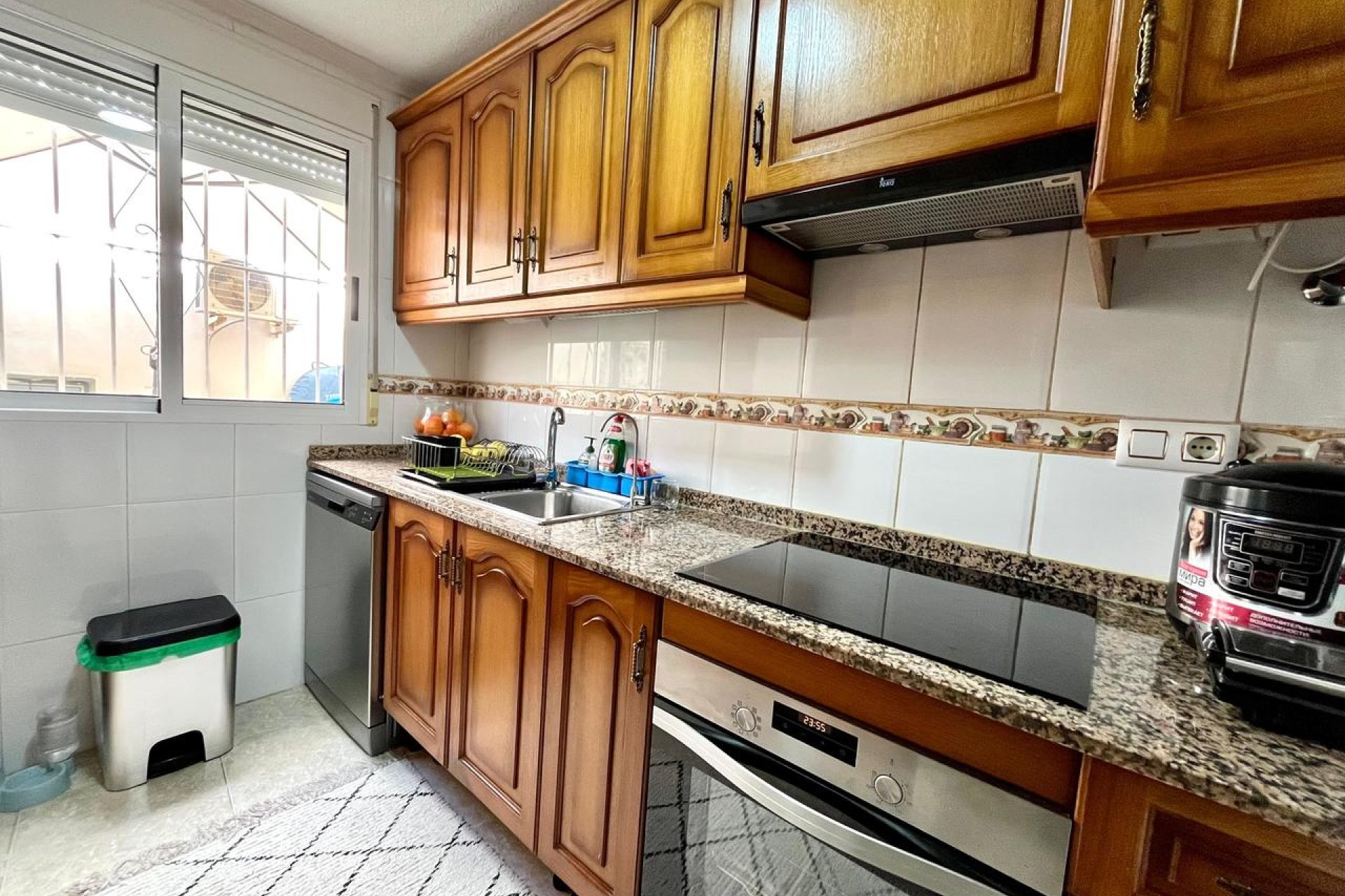 Apartamento luminoso y moderno de 4 dormitorios en el centro de Torrevieja, cerca de la playa