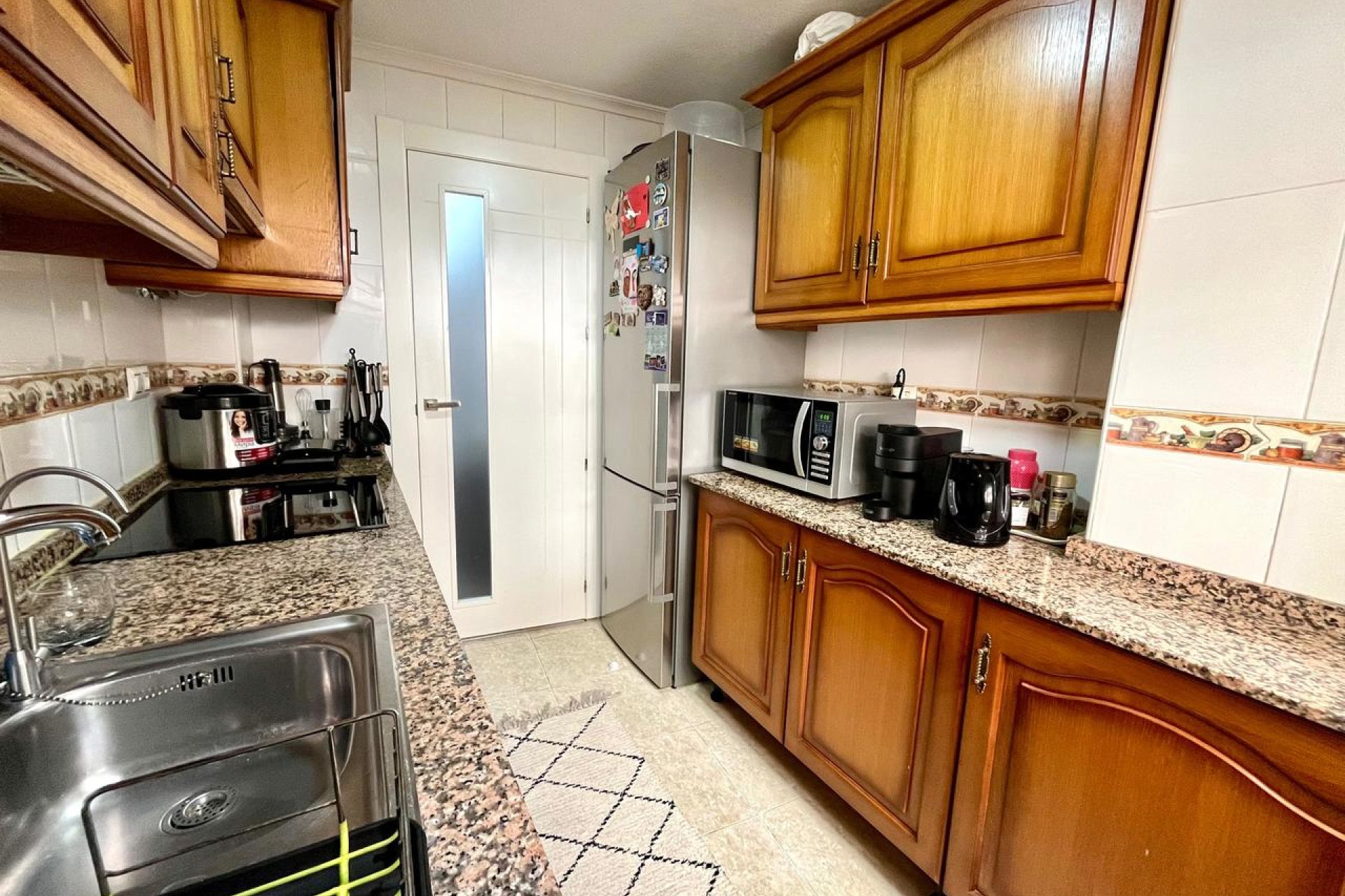 Apartamento luminoso y moderno de 4 dormitorios en el centro de Torrevieja, cerca de la playa