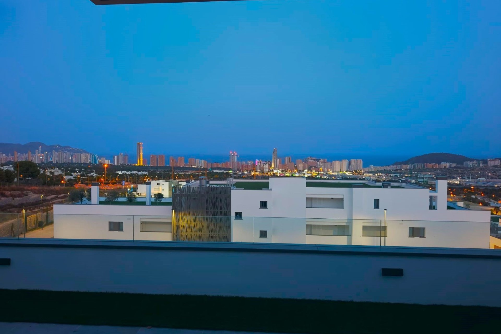 Apartamento moderno con vistas al mar en Finestrat, 2 dormitorios, equipamientos de lujo