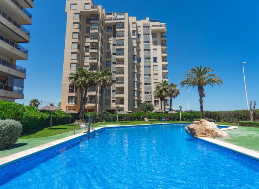 Apartamento moderno con vistas al mar en Guardamar del Segura, 3 dormitorios, cerca de la playa