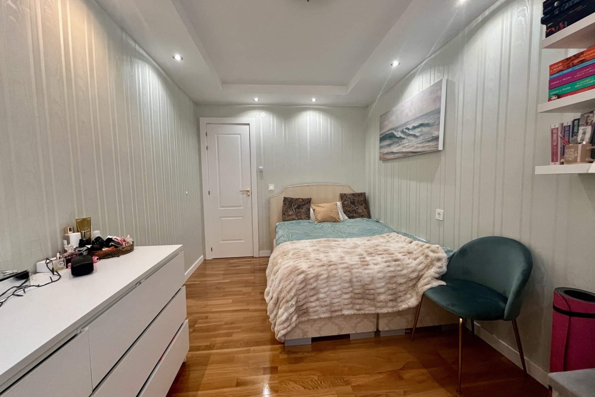 Apartamento moderno de 3 dormitorios con vistas al mar en una ubicación privilegiada en Torrevieja