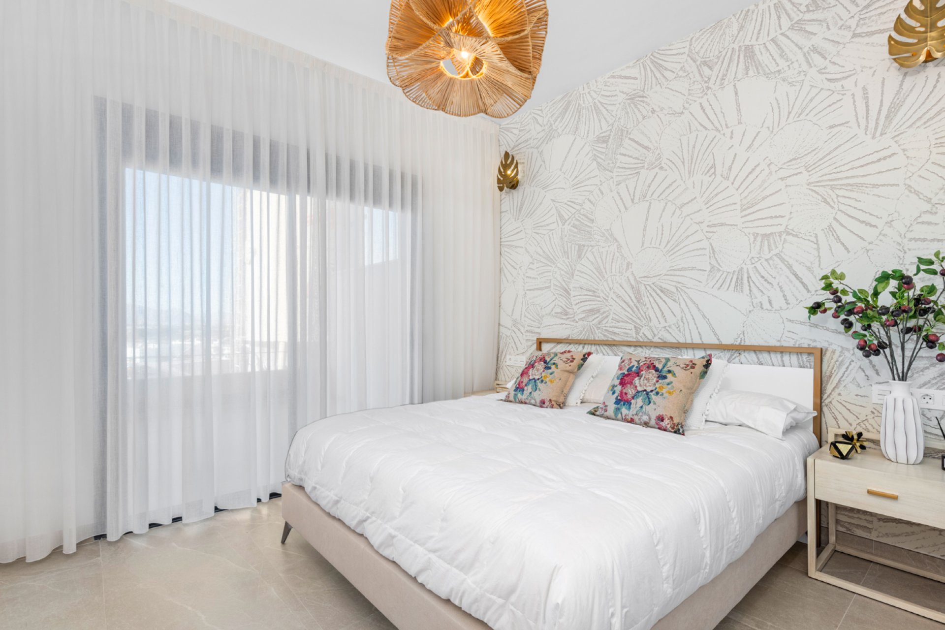 Apartamento nuevo en planta baja en Benijófar con 4 dormitorios, piscina y cerca del golf