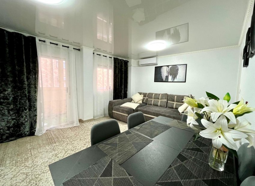 Apartamento / piso - Reventa -
            Torrevieja - CO-27866