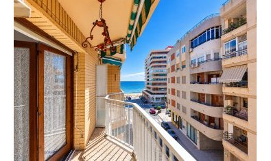 Apartamento / piso - Reventa - Torrevieja -
                Playa del Acequión