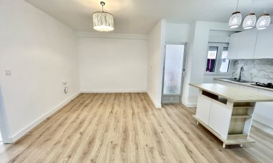 Apartamento / piso - Reventa - Torrevieja -
                Torrevieja
