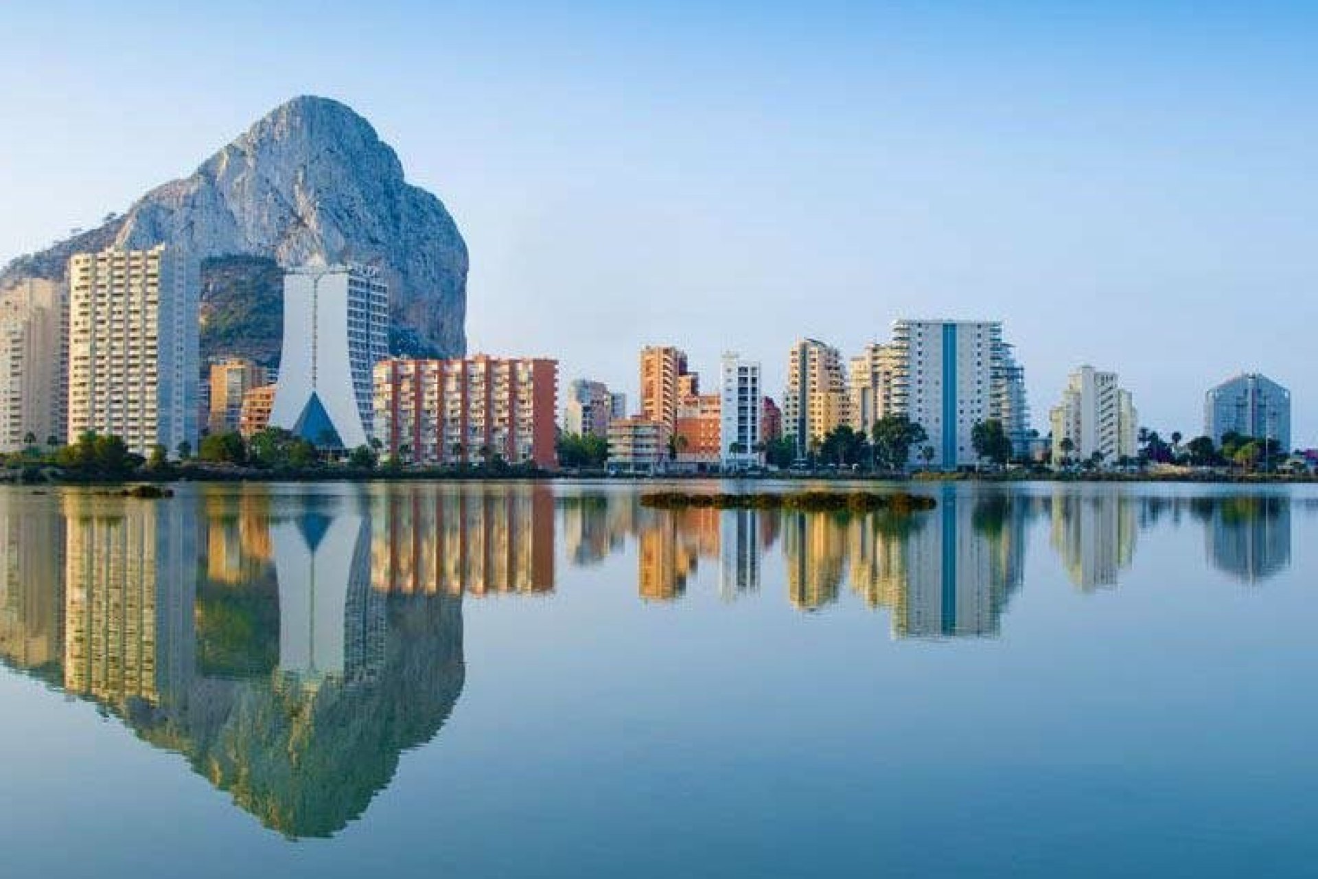 Apartamentos de Obra Nueva con Vistas al Mar en Calpe