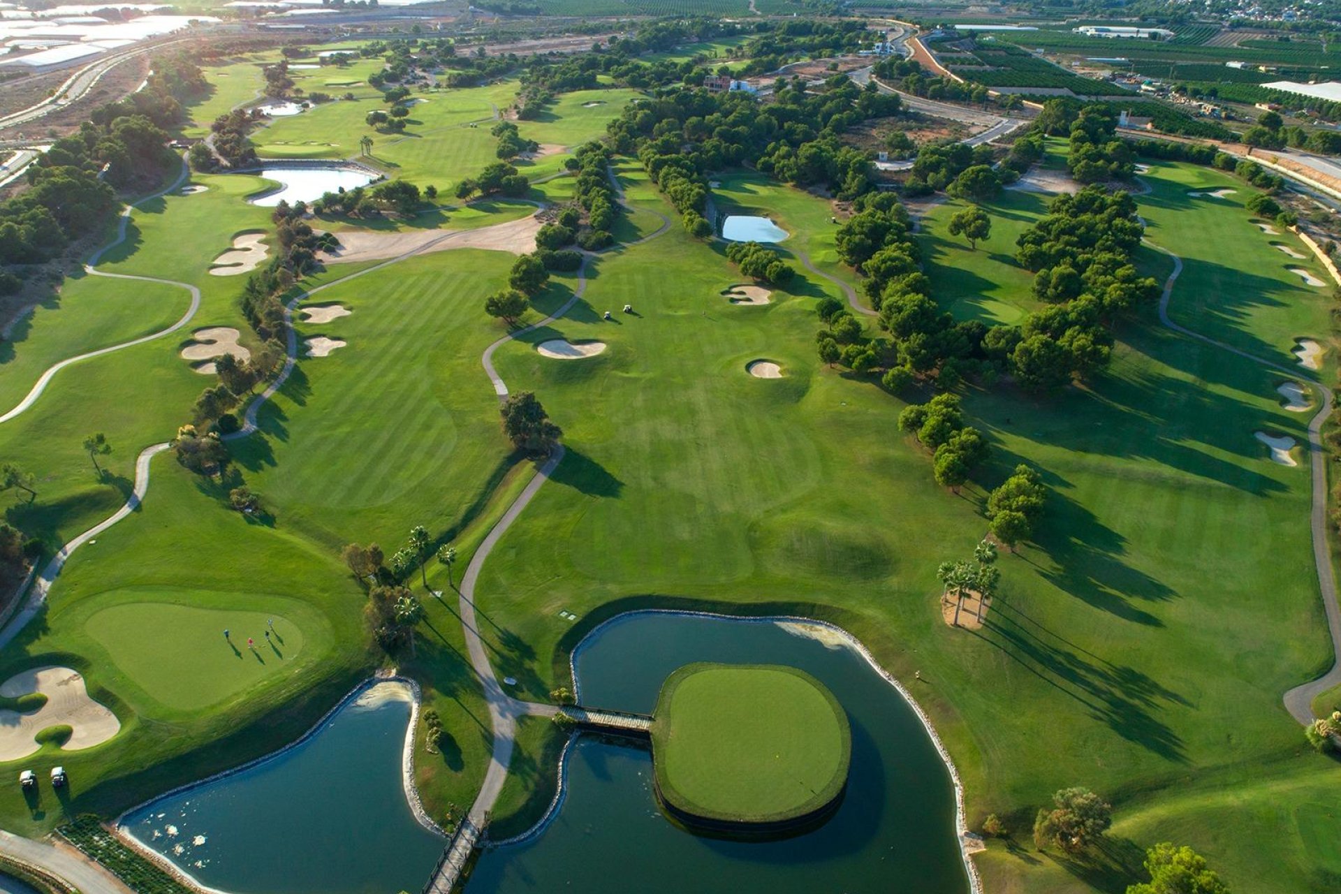 Apartamentos de obra nueva en el campo de golf en Pilar de la Horadada