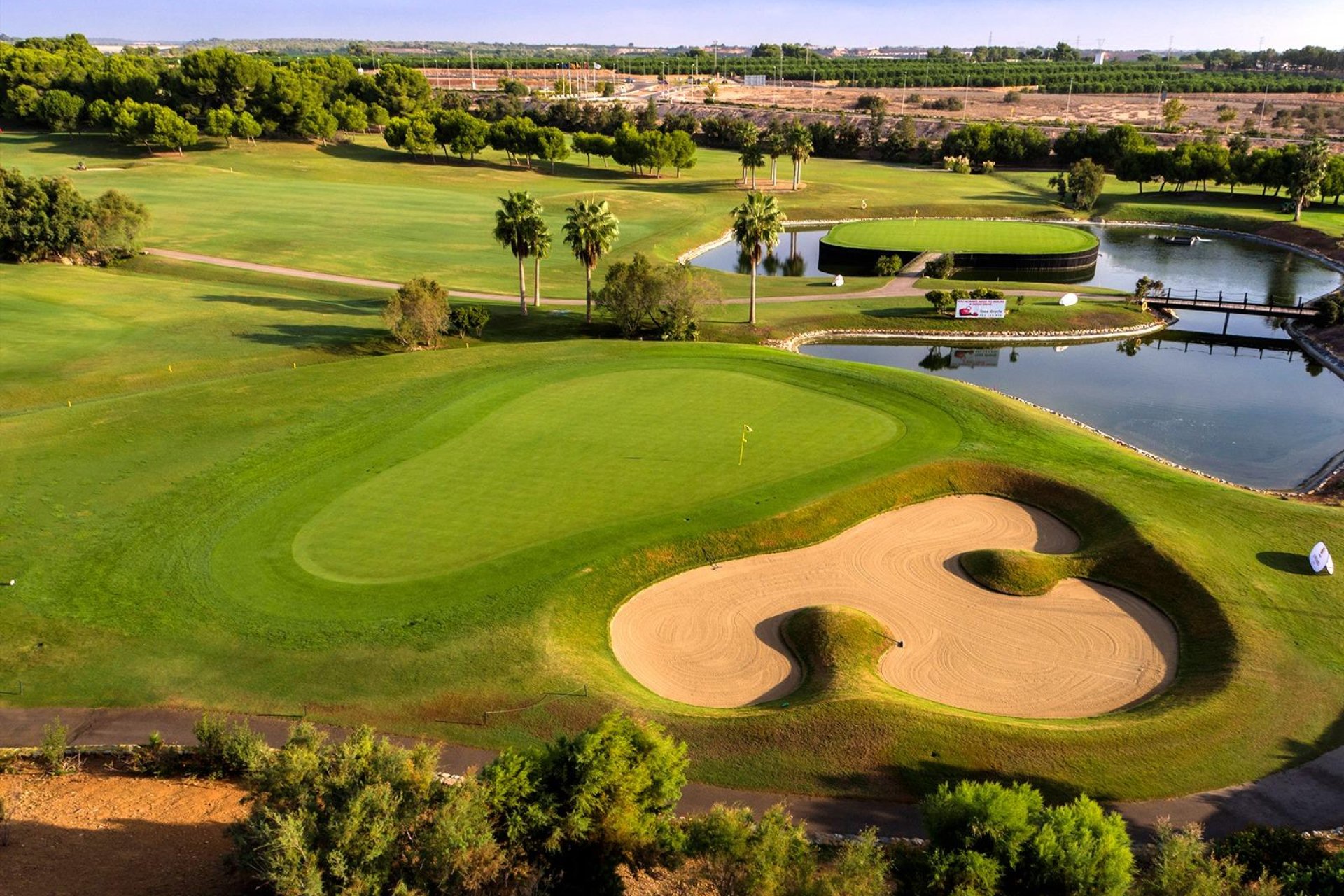 Apartamentos de obra nueva en el campo de golf en Pilar de la Horadada