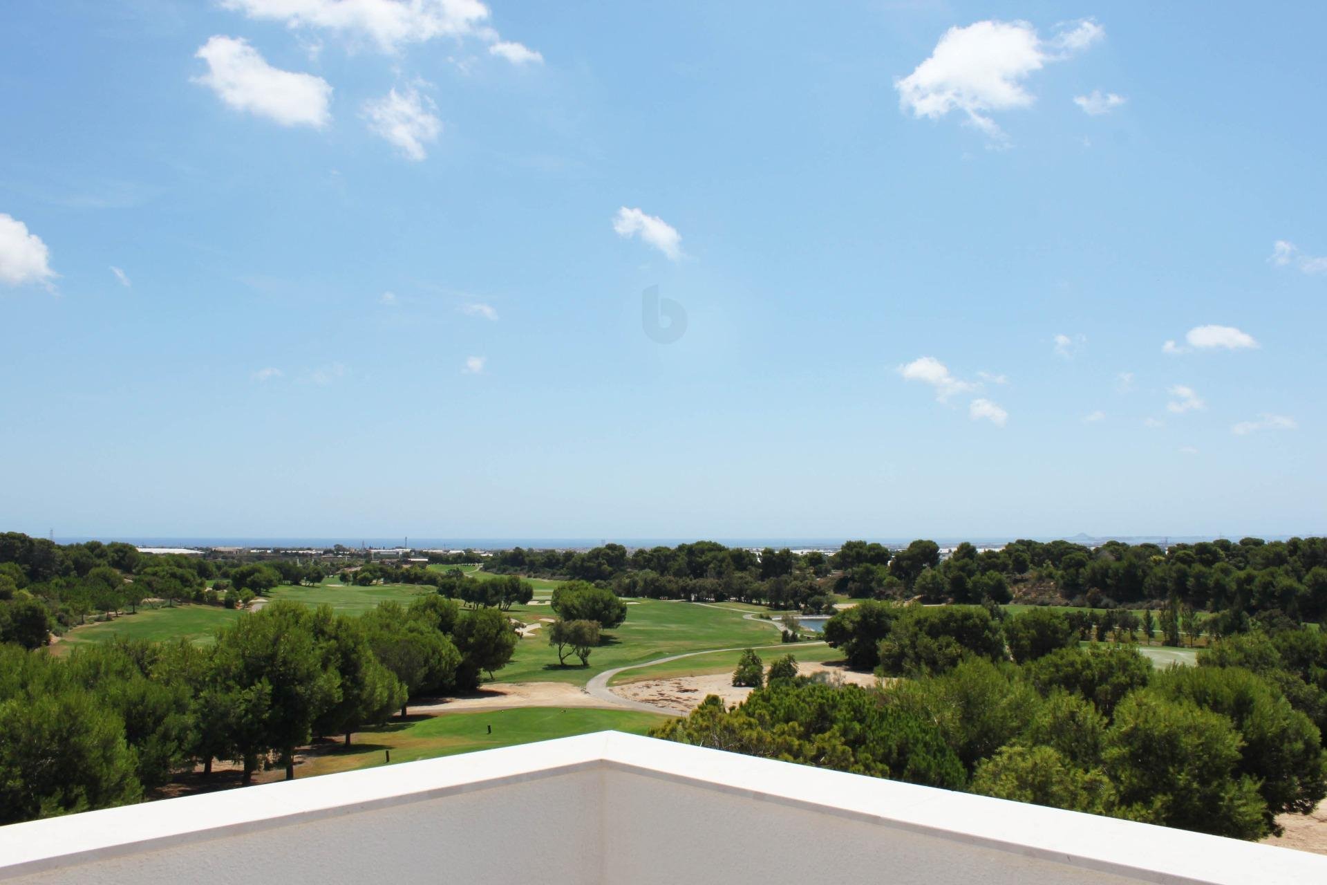 Apartamentos de obra nueva en el campo de golf en Pilar de la Horadada