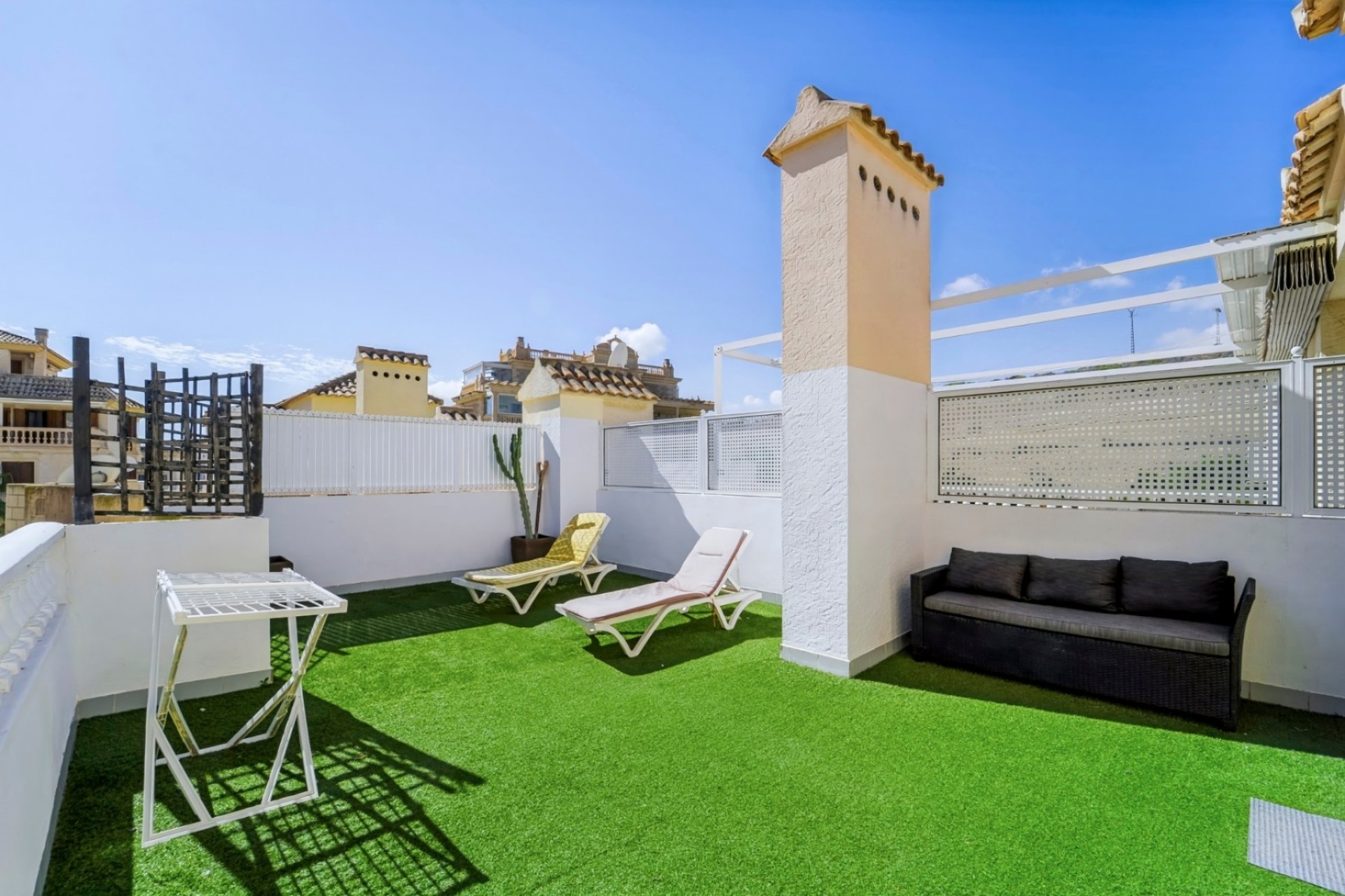 Apartment for sale in Guardamar del Segura with a pool