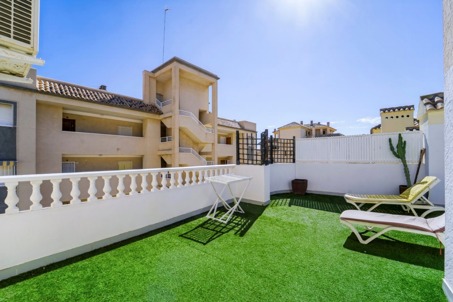 Apartment for sale in Guardamar del Segura with a pool