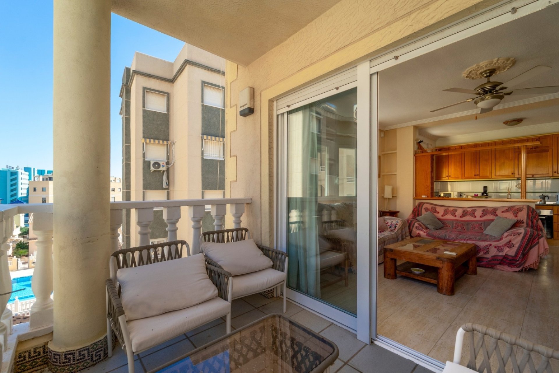 Apartment for sale in Guardamar del Segura with a pool