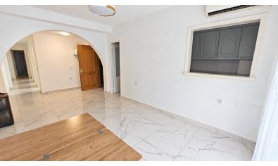 Apartment - Resale - Torrevieja -
                Acequion
