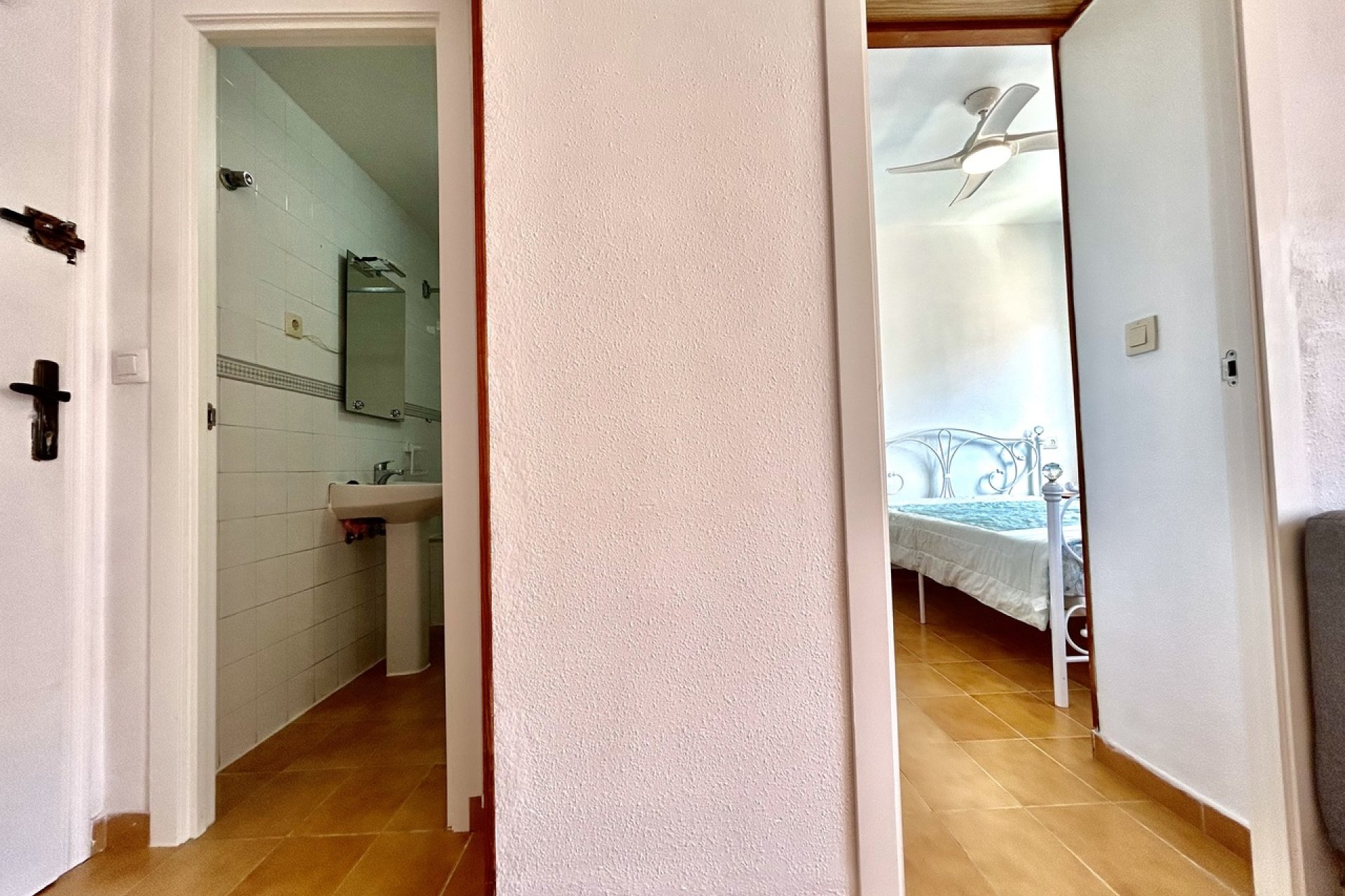 Apartment with ocean views in Torrevieja in a prime location