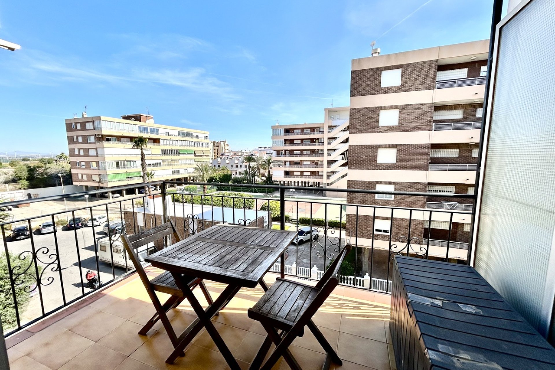 Apartment with ocean views in Torrevieja in a prime location