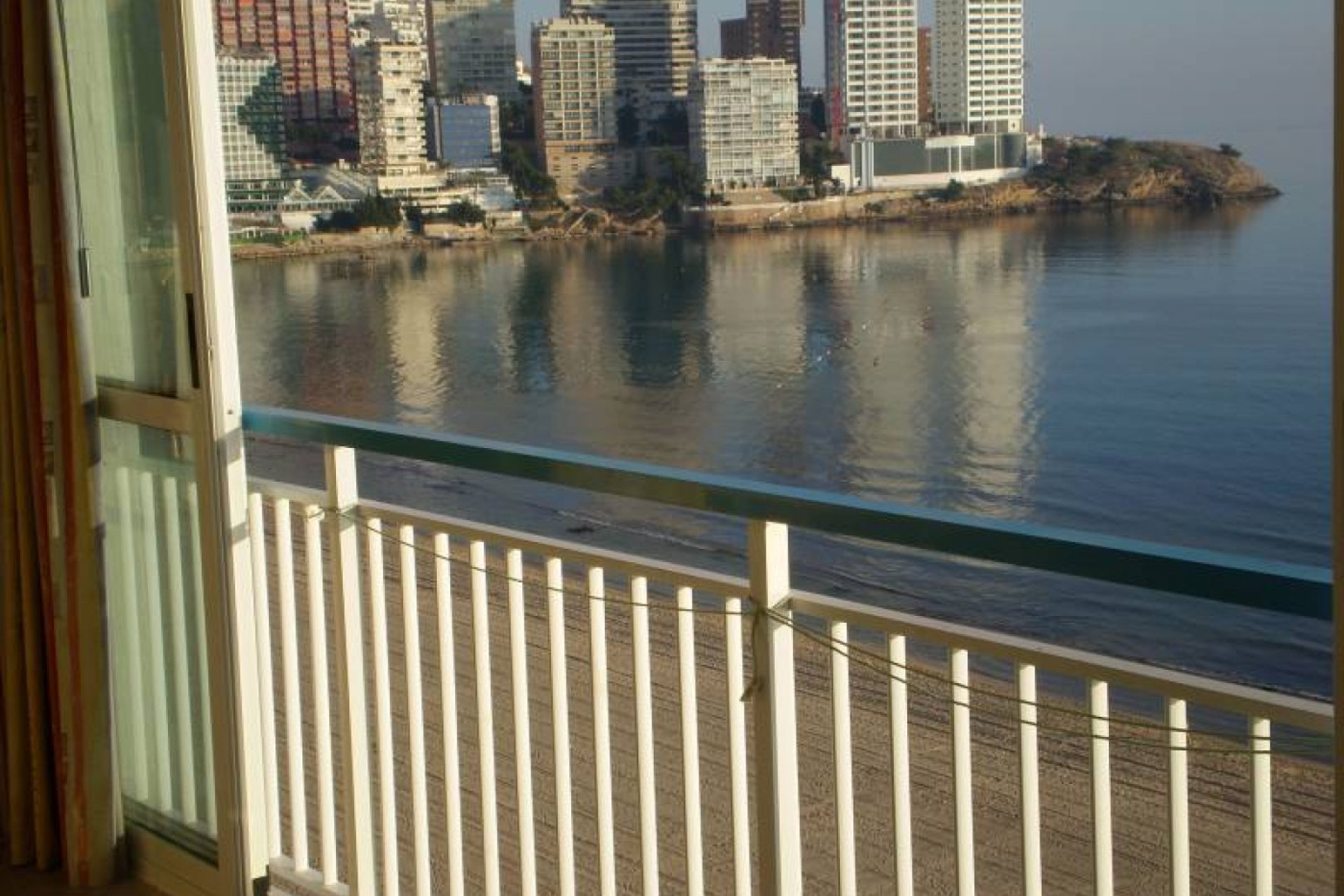 Apartment with sea view and terrace for sale on the Levante beach Benidorm