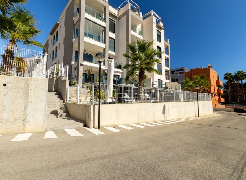 Appartement - Begane grond - Bestaande bouw -
            Orihuela Costa - CP22161