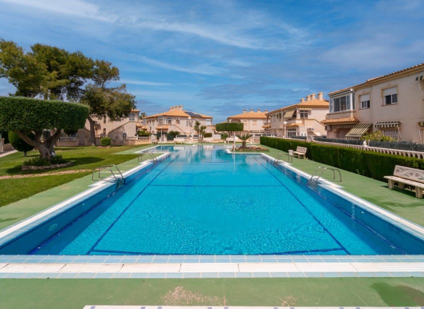 Appartement met zeezicht in Aguas Nuevas, Torrevieja 