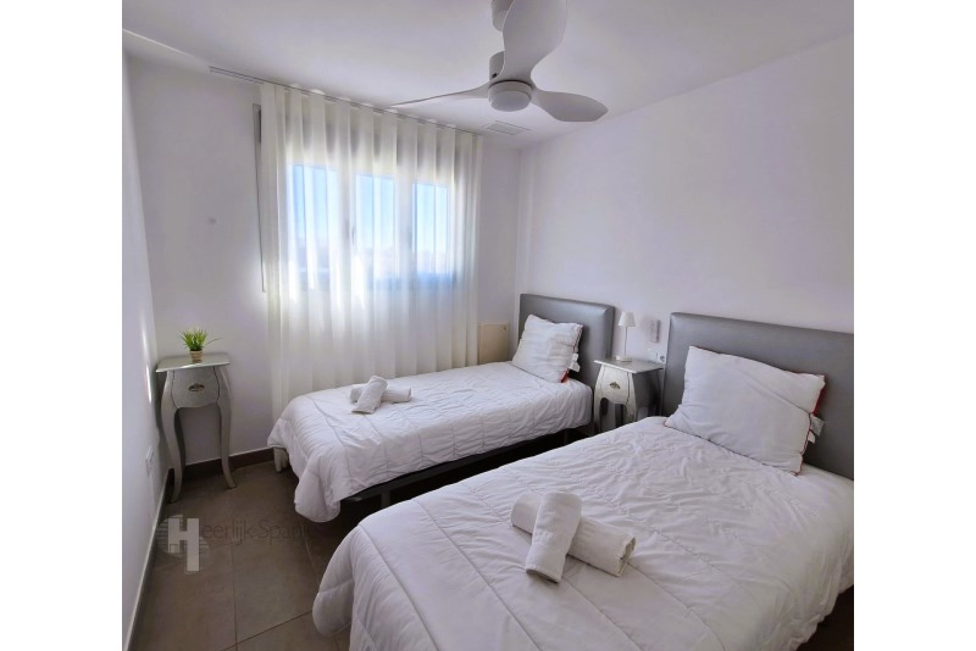 Ático de 2 dormitorios con terraza en la azotea y piscina en Lo Pagán, Costa Cálida