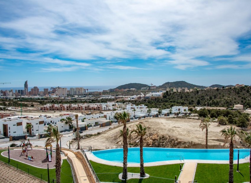 Ático de Obra Nueva con Vistas al Mar en Finestrat