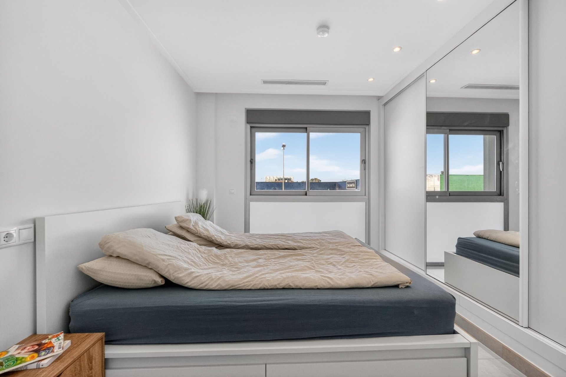 Ático moderno con piscina privada y terraza en la azotea en Ciudad Quesada