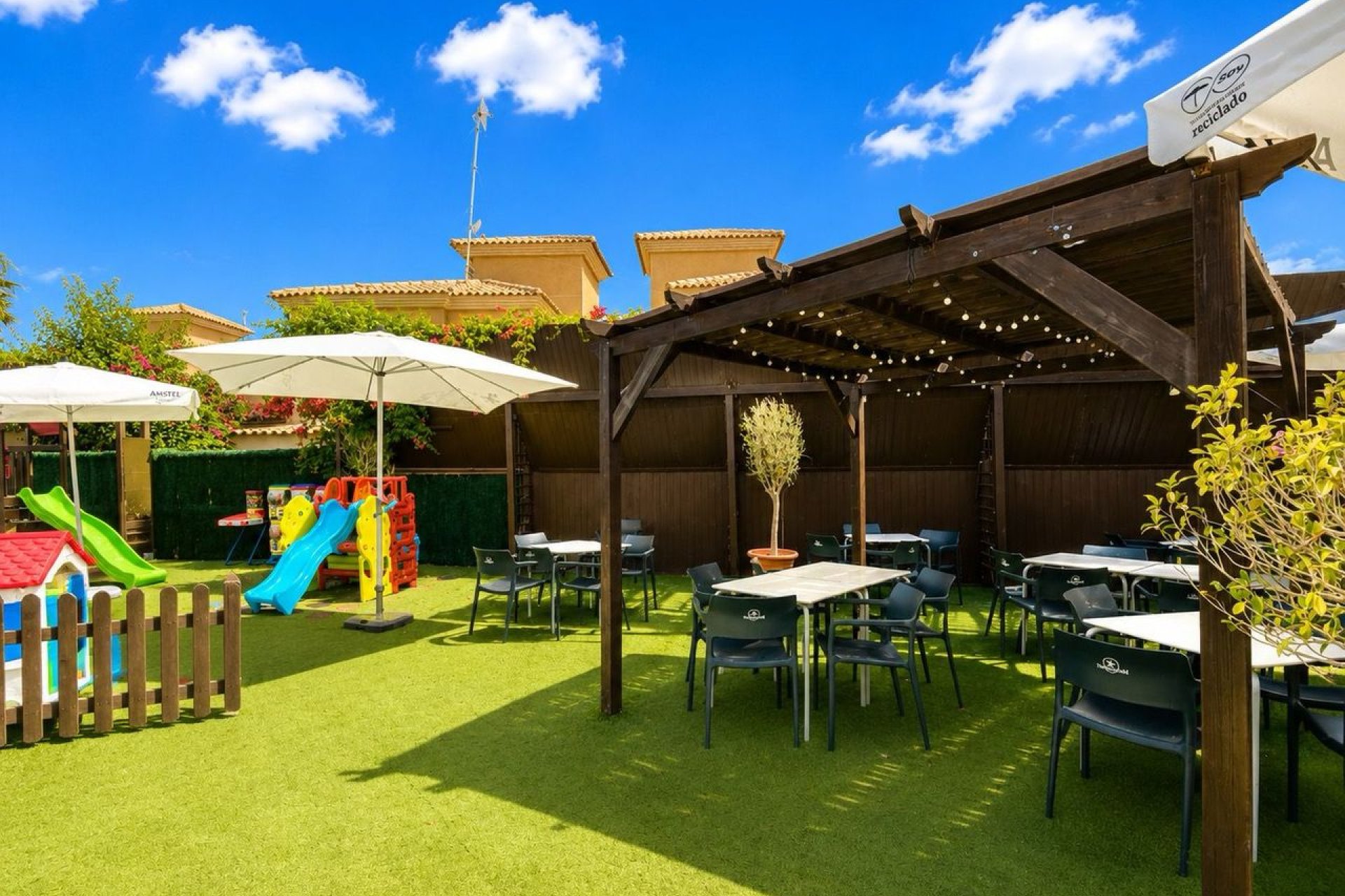 Bar and restaurant in Villamartín