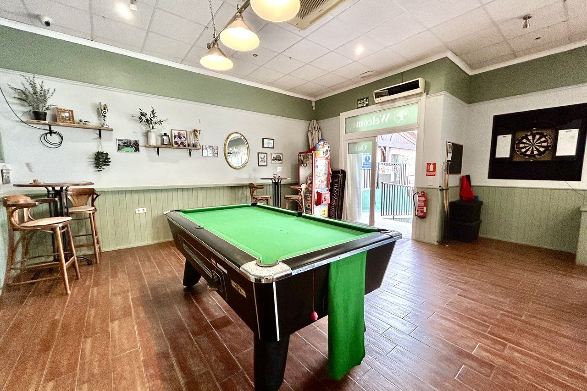 Bar and restaurant in Villamartín