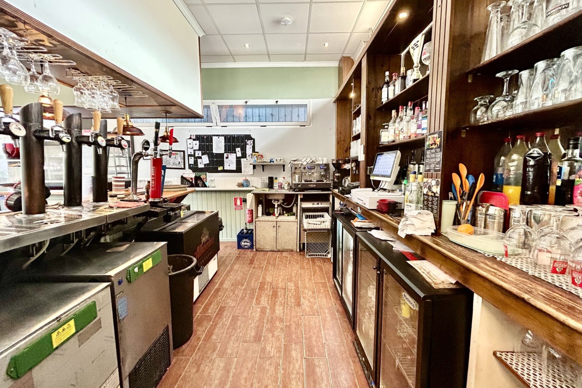 Bar and restaurant in Villamartín