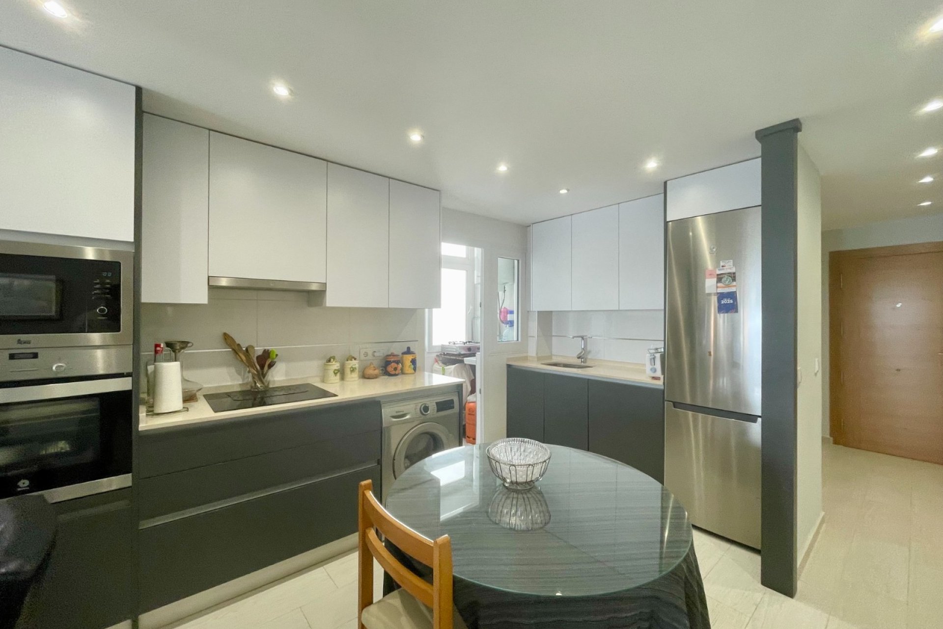 Beachfront apartment in Torrevieja with sea views