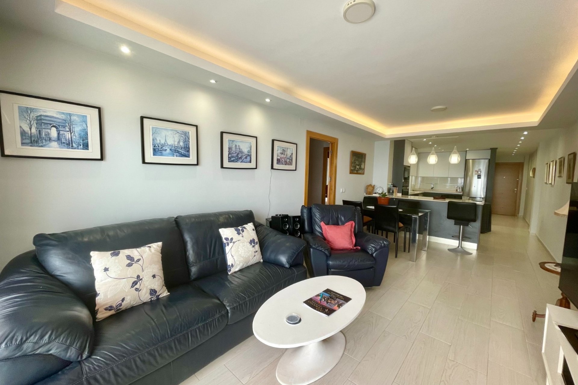 Beachfront apartment in Torrevieja with sea views