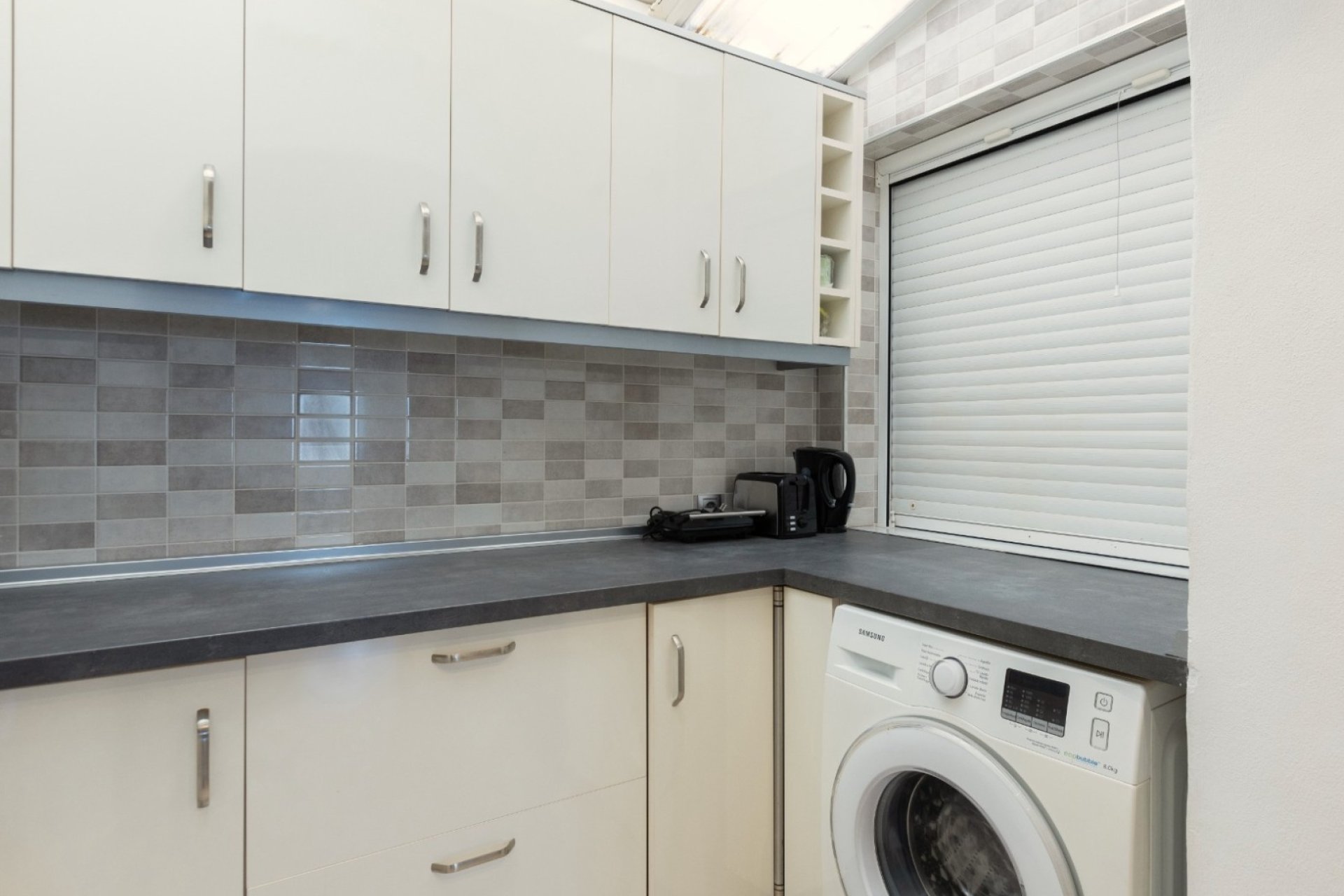 Begane grond appartement met 2 slaapkamers en zwembad nabij Vistabella Golf