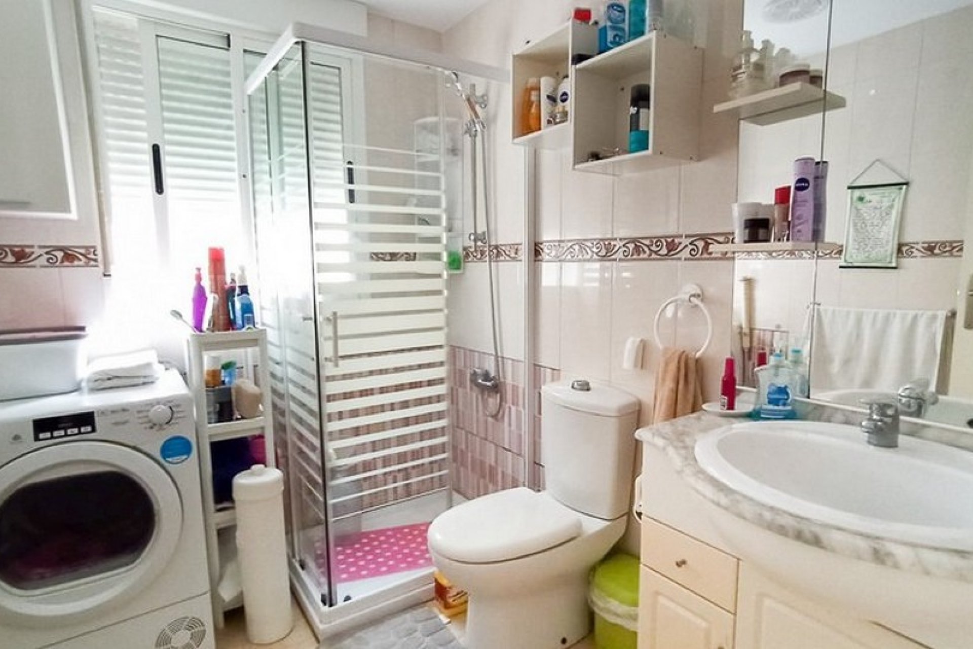 Begane grond appartement met 2 slaapkamers, zwembad en parkeergarage in Formentera del Segura