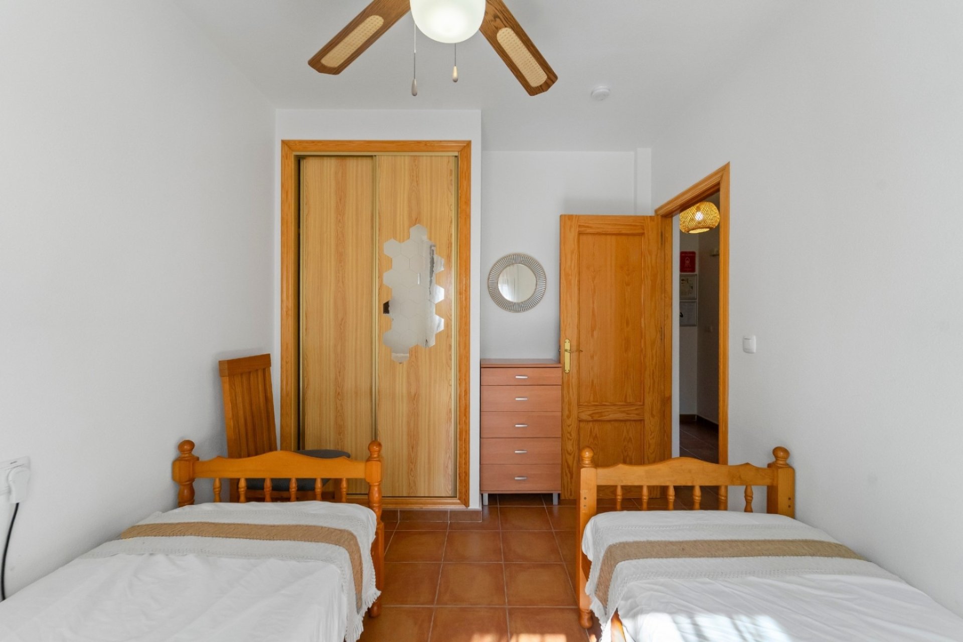 Begane grond appartement Torrevieja met zwembad en parking