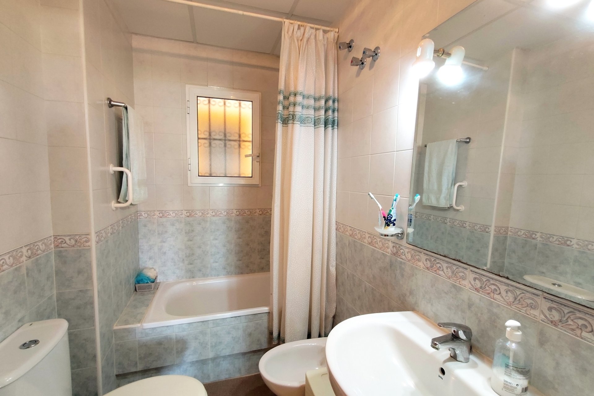 Bestaande bouw - Appartement -
Orihuela Costa - La Zenia