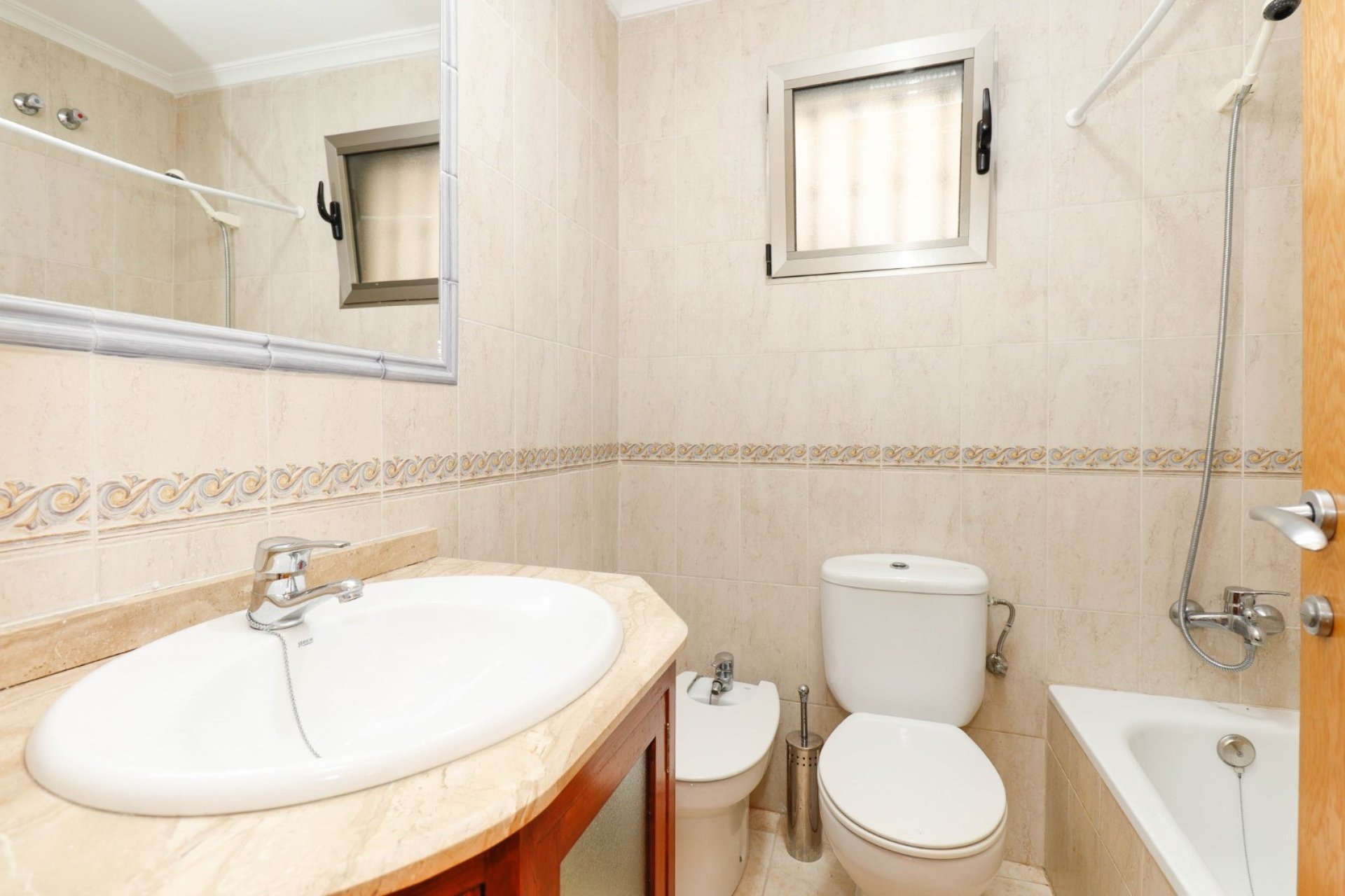 Bestaande bouw - Appartement -
Torrevieja - Center