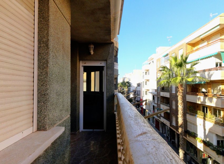 Bestaande bouw - Appartement -
Torrevieja - Center