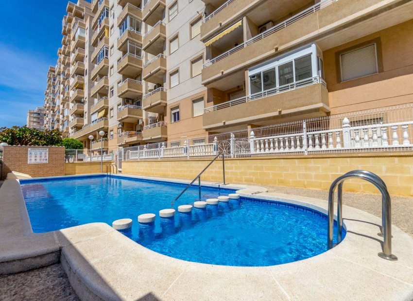 Bestaande bouw - Appartement -
Torrevieja - Centro