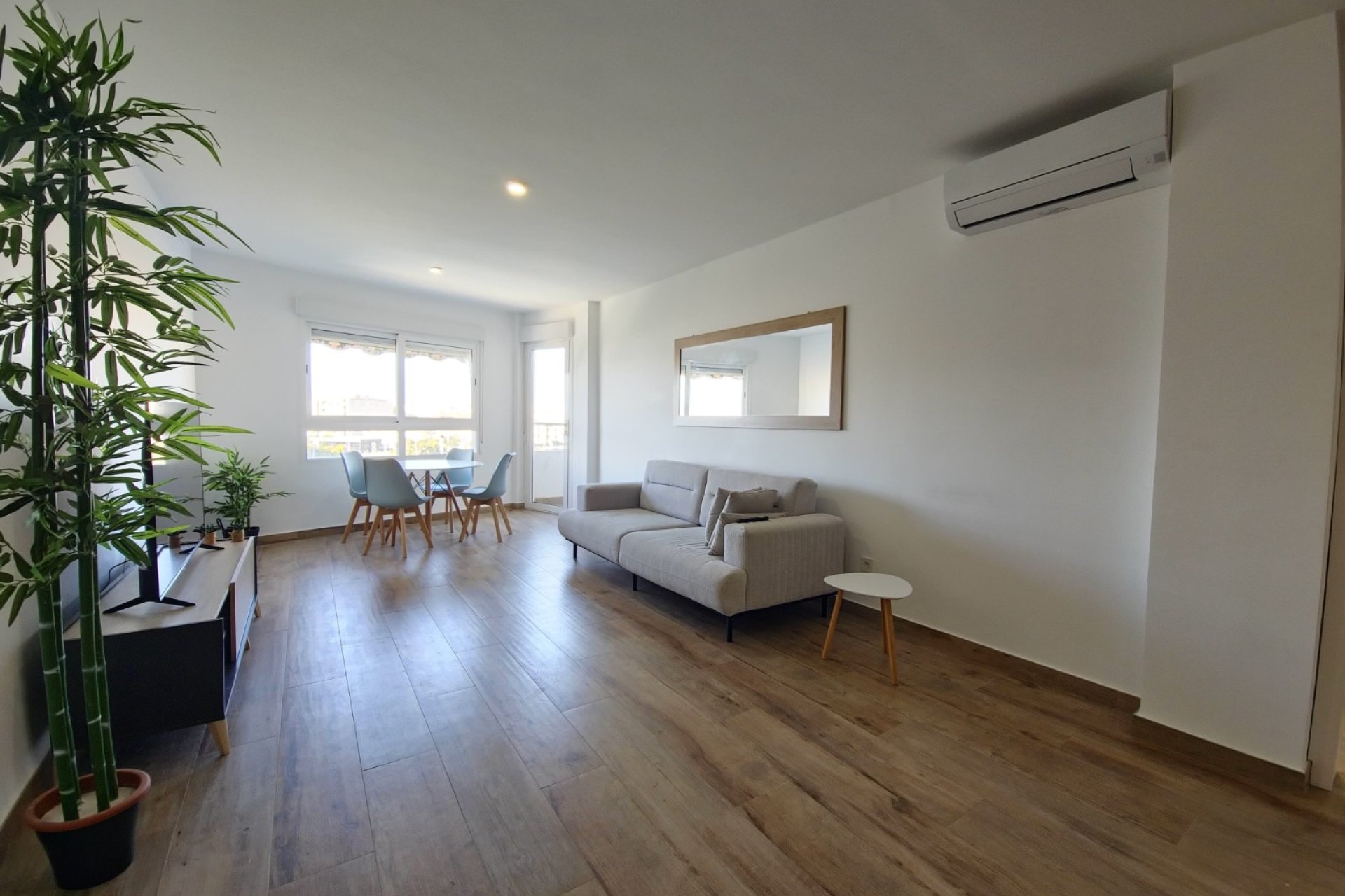 Bestaande bouw - Appartement -
Torrevieja - El Acequión - Los Náufragos