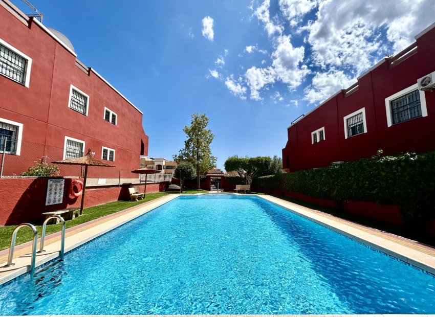 Bestaande bouw - Appartement -
Torrevieja - Los Altos