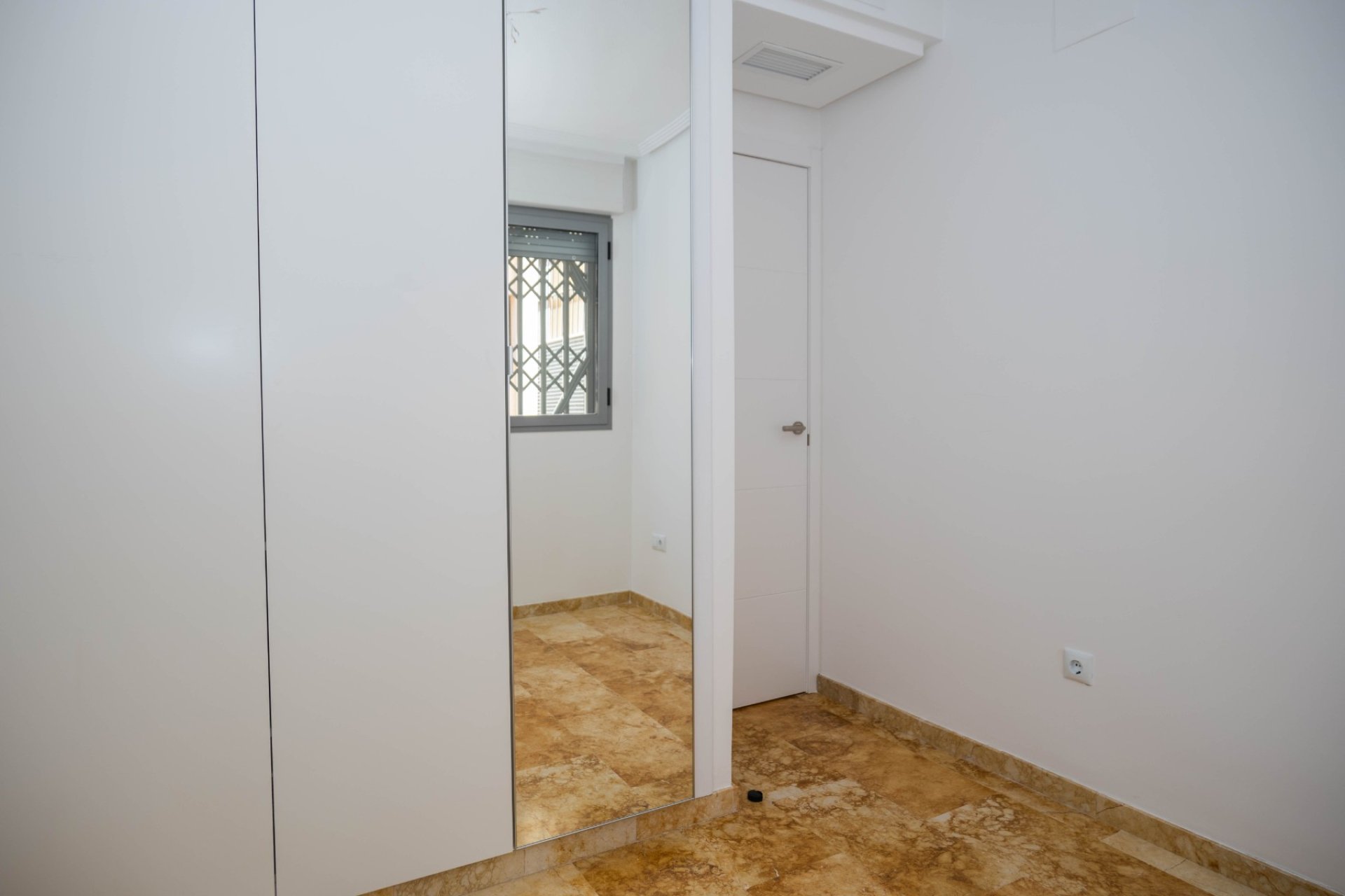 Bestaande bouw - Appartement -
Torrevieja - Playa del Cura