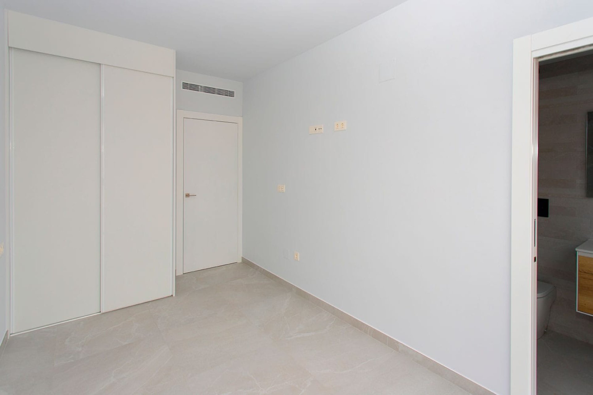 Bestaande bouw - Appartement -
Torrevieja - Playa del Cura