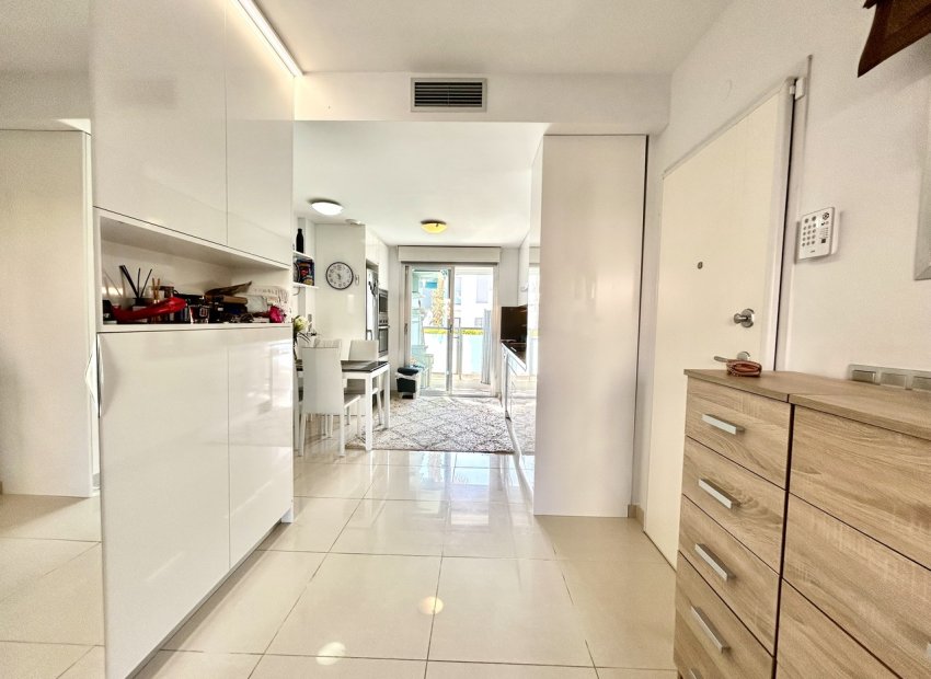 Bestaande bouw - Appartement -
Torrevieja - Punta Prima
