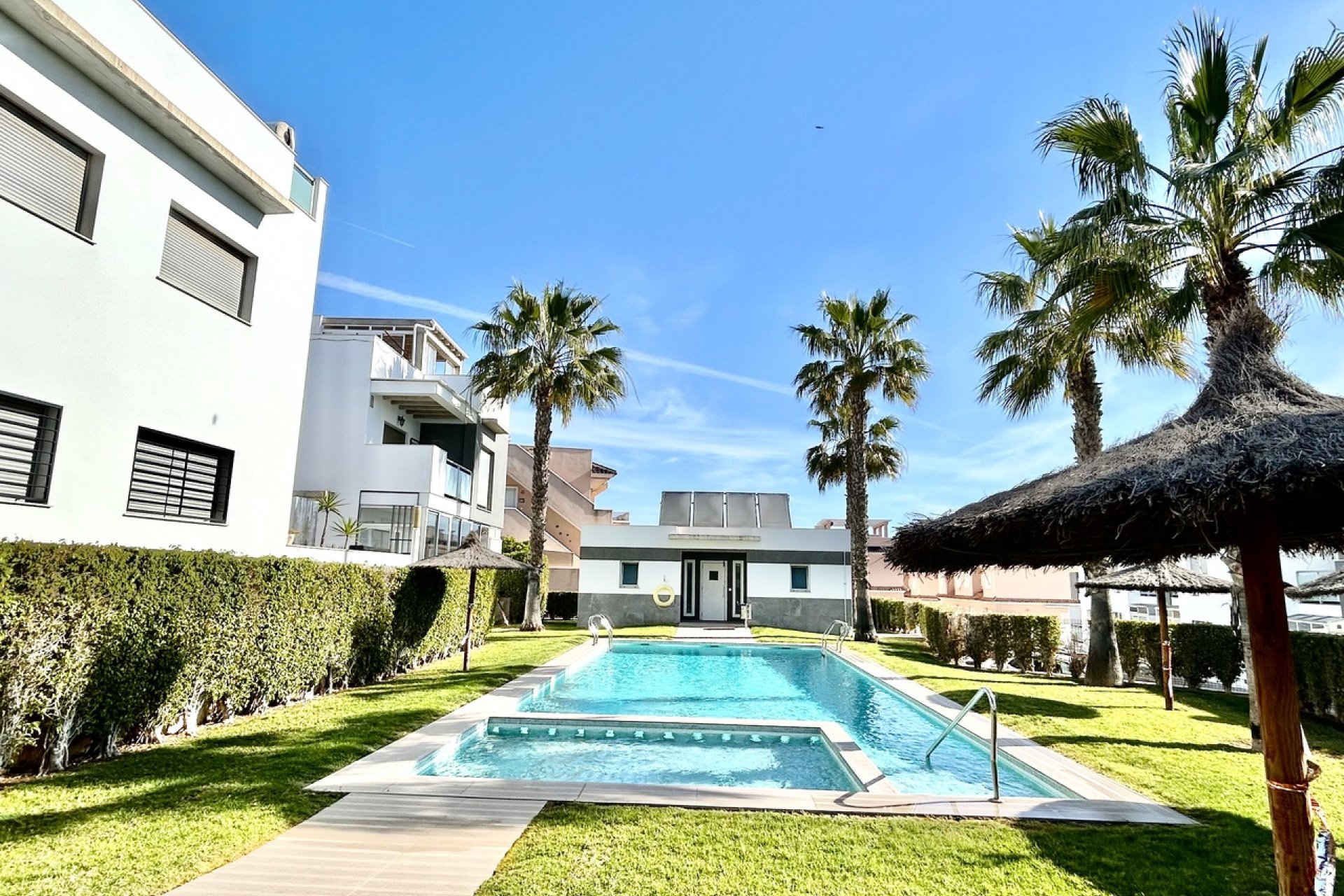 Bestaande bouw - Appartement -
Torrevieja - Punta Prima