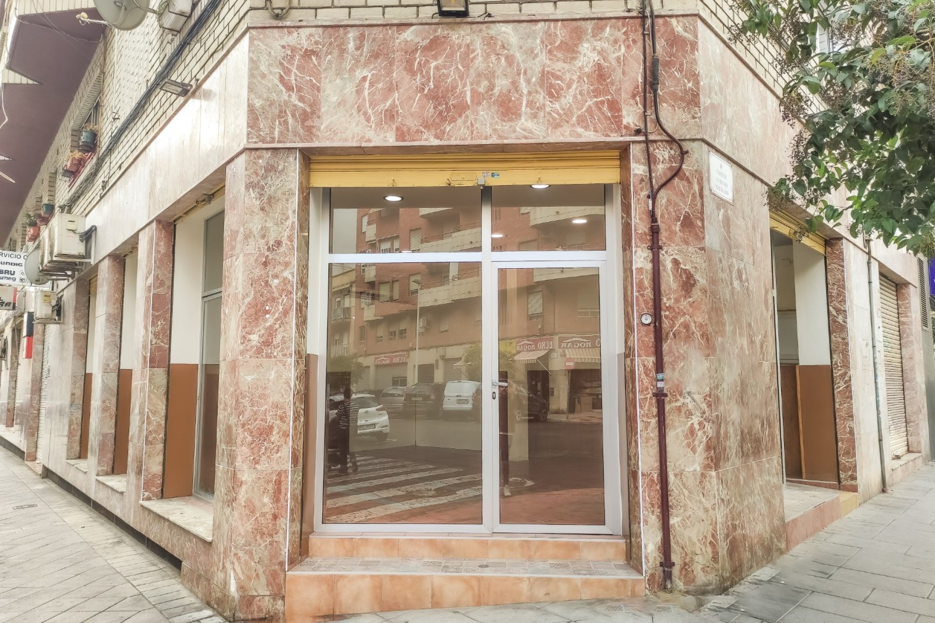 Bestaande bouw - Bussines Premises -
Elche - Plaza Crevillente