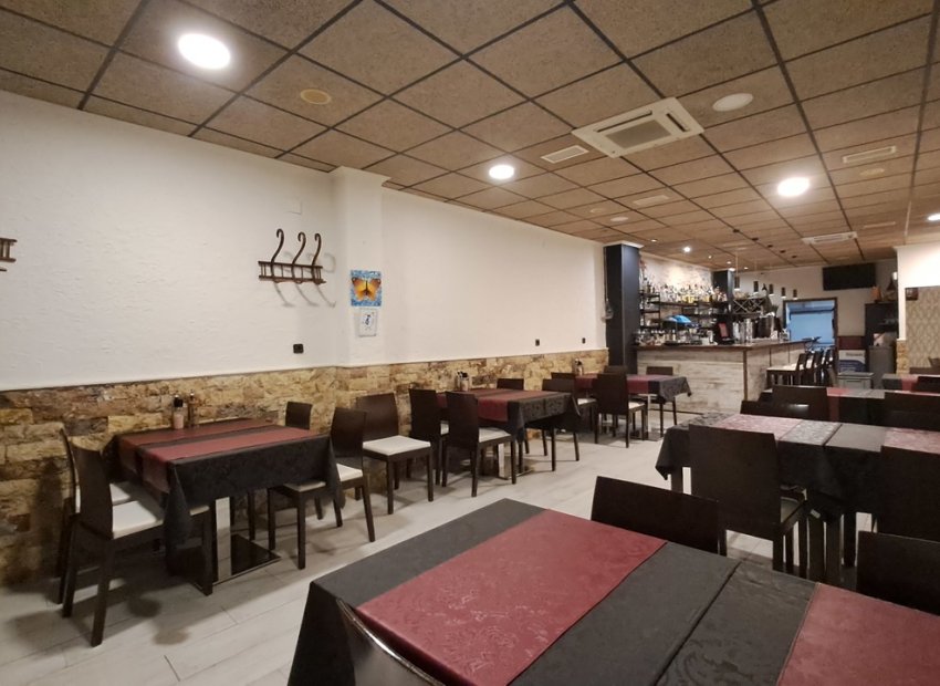Bestaande bouw - Commercieel -
Benijofar