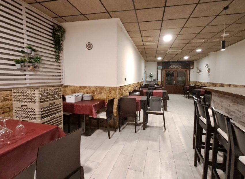 Bestaande bouw - Commercieel -
Benijofar